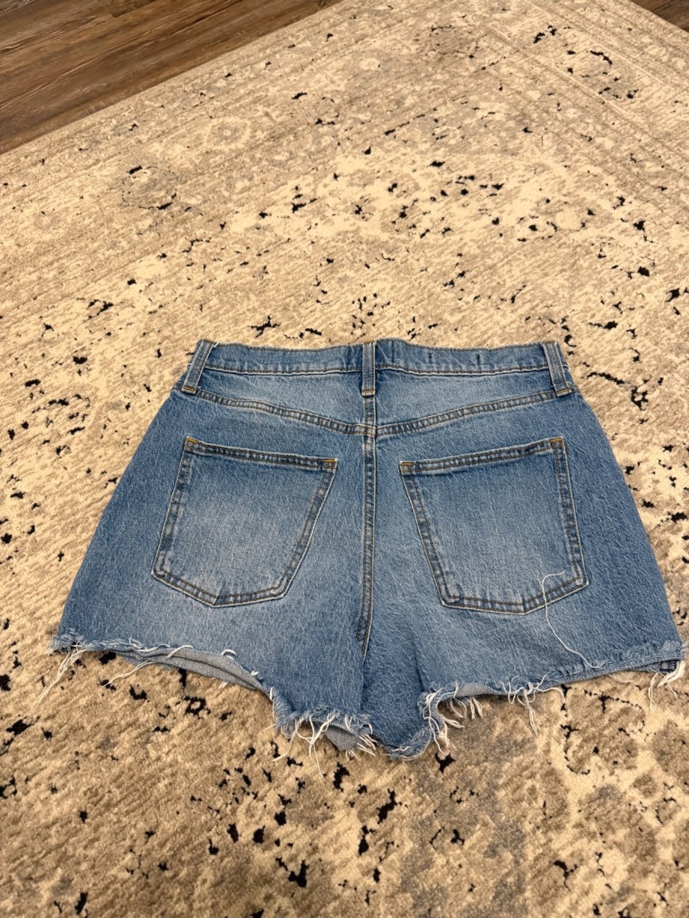 Target Universal Thread High Waisted Shorts - Picture 2 of 3